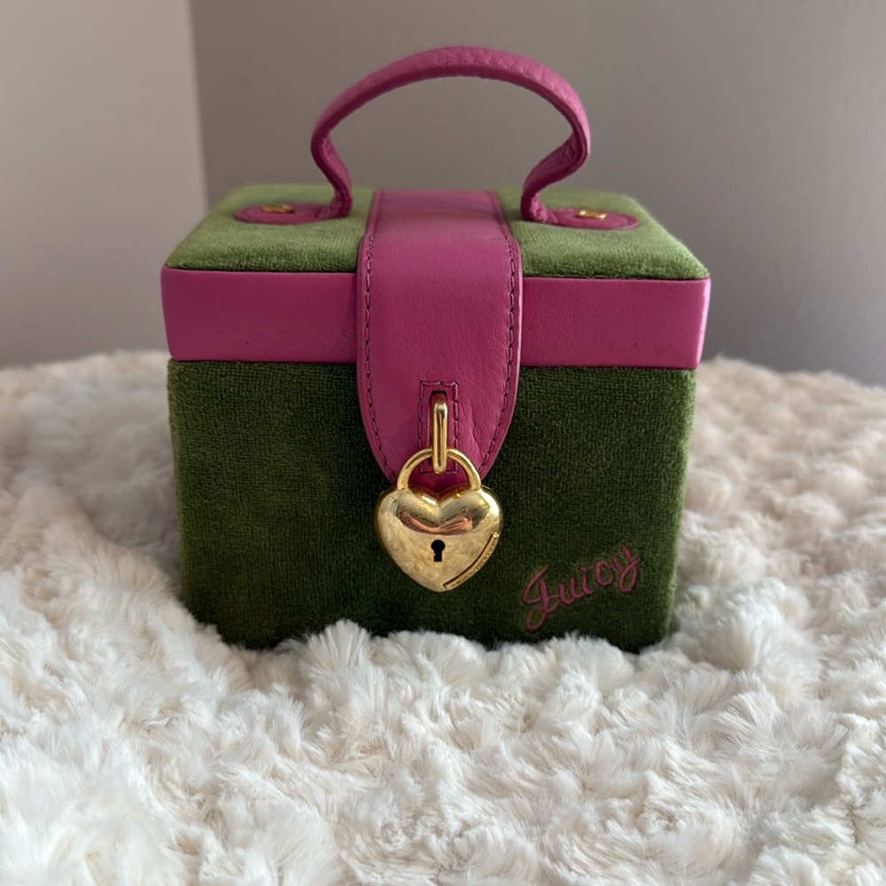 Juicy Couture Green‎ And Pink Velvet Cosmetic Train Case Vintage